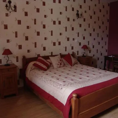 Accueillante Maison Familiale Avec Terrasse Et Confortables A Montigny-les-vaucouleurs - Fr-1-585-110 Bed & Breakfast Houdelaincourt