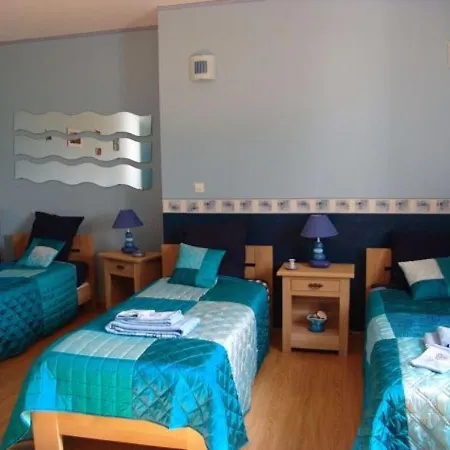 Accueillante Maison Familiale Avec Terrasse Et Confortables A Montigny-les-vaucouleurs - Fr-1-585-110